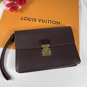 Louis Vuitton Clado Clutch Bag Second Taiga Leather Red Compact, Used - Picture 1 of 17