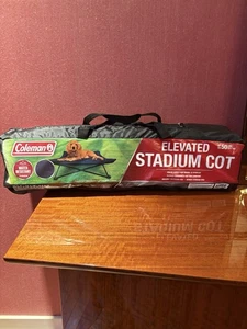 Coleman erhöhtes Stadium Hundebett, 28" x 28" marineblau bis zu 50 Pfund - Bild 1 von 8