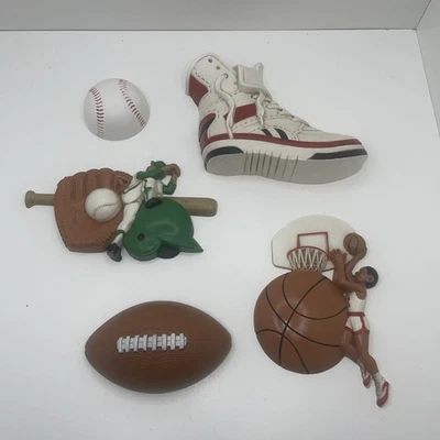 Decoração de parede Burwood Homco Sports vintage quarto infantil 5 peças beisebol futebol basquete - Imagem 1 de 4