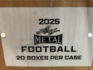 2025 Leaf Metal Football Factory Sealed 20 Box Blaster Case Sealed Neu - Bild 1 von 2