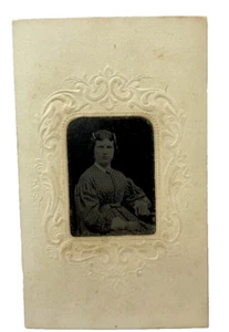 ANTIKE FARBIGE DAME SCHÖNES KLEID MIT 2 CENT BÜRGERKRIEG STEUERMARKE 1860-1865 - Bild 1 von 3