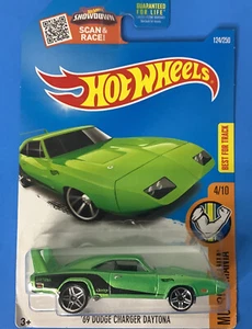 2015 Hot Wheels Muscle Mania '69 Dodge Charger Daytona verde lima 4/10 - Imagen 1 de 6