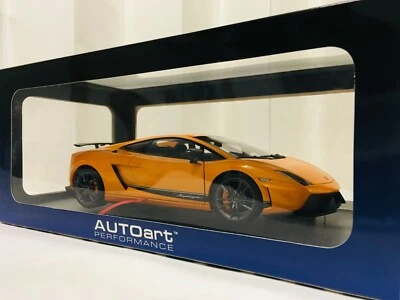 AUTOart 1/18 Lamborghini Gallardo LP570-4 Superleggera (naranja metálico) 74656 Foto 1 de 4