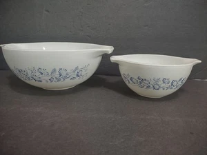 Vtg Pyrex Colonial Mist White & Blue Daisy Cinderella Mixing Bowls 443 & 441 C3 - Picture 1 of 16