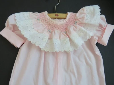 Mameluco Traje Burbuja Una Pieza Bebé Niñas - Talla 6 a 9 Meses - Yugo Rosa Calado Foto 1 de 4