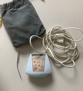 Lady Schick Vintage Electric Razor W/Cord Cleaning Brush Blade Cover & Carry Bag - Picture 1 of 6