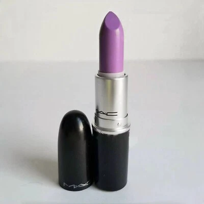 MAC Amplified Creme Lipstick # Lured In 3g / 0.10 oz - FULL SIZE NIB - Image 1 of 4