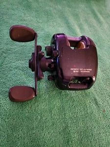 Daiwa model TD1Hi hi-speed bait casting fishing with reel 5 bearings Japan - Picture 1 of 11