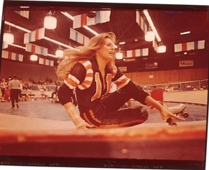 Raquel Welch Kansas City Bomber Roller Derby Original 4x5 Foto Transparenz - Bild 1 von 1