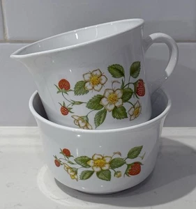 Vintage Corelle Corning Milk Glass Creamer Sugar Bowl Strawberry Floral Design - Picture 1 of 21