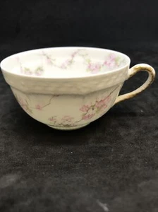 Taza de té Haviland Limoges rosa flor y vid Schleiger en blanco 205 - Imagen 1 de 10