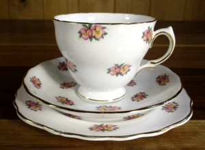 VINTAGE ROYAL VALE BONE CHINA PANSY FLOWERS TRIO, CUP SAUCER PLATE SET PANSIES - Picture 1 of 6