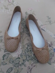 Naturalizier Damenschuhe beige Leder flach Größe 8,5 M - Bild 1 von 7