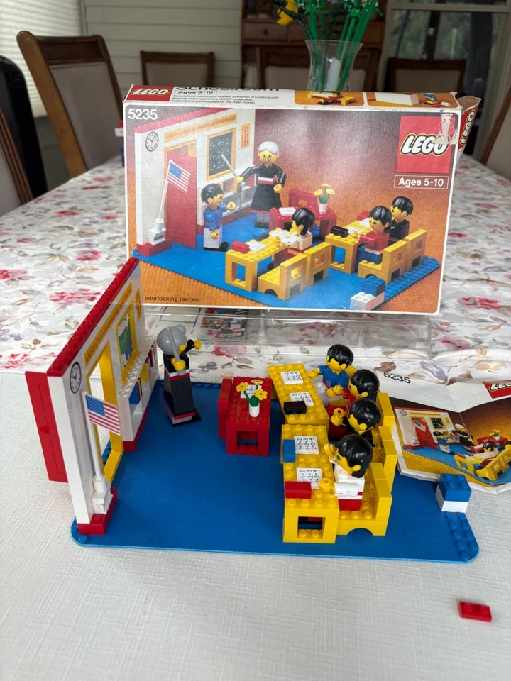 1982  LEGO Homemaker 5235-2 Schoolroom 99.99% Complete W/Box & Instructions - Image 1 of 4