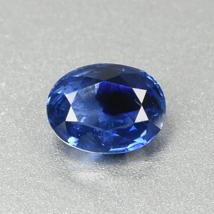 0.88 Ct IF Fabulous Oval Cut 6.1 x 4.7 MM 100% Natural Royal Blue Cylon Sapphire - Picture 1 of 5