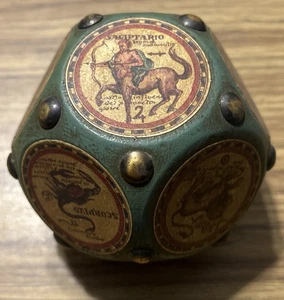Vintage ASTROLOGISCHE WAHRSAGUNG Würfel Leder Holz Briefbeschwerer dekorativ 3,75" breit - Bild 1 von 4