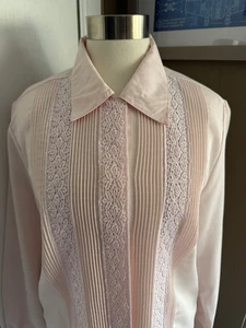 Vintage Long Sleeve Blouse with Pin Tuck Pleats & Lace Trim Hidden Buttons Sz 10 - Picture 1 of 11