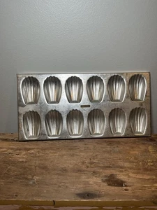 De Colección Estilo FRANCÉS 12 MADELEINE Tarta Tarta Moldes de Lata Mini Moldes Sartenes Galleta de Mantequilla - Imagen 1 de 6