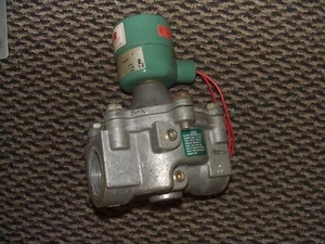 Válvula solenoide de combustible ASCO 8218050 - Imagen 1 de 4