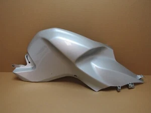 BMW K1300S 2014 51,388 Meilen rechts Hauptseitentankverkleidung silber (9031) - Bild 1 von 12