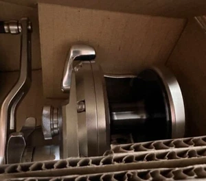 Baitcasting Reel 20 OCEA JIGGER 4000 Right 4.4:1 Fishing Reel IN BOX - Picture 1 of 2