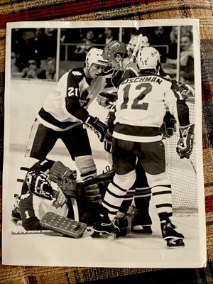 WAYNE GRETZKY NHL HOCKEY TYPE 1 PHOTO BORJE SALMING MICHEL LAROCQUE AHL WHA OHA - Image 1 of 4