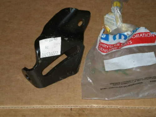 04576077, SOPORTE, 89 CHRYSLER LEBARON Foto 1 de 1