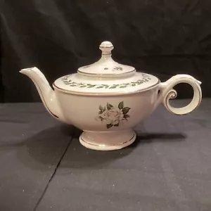 Vintage Hall China Cameo Rose Teapot Superior Hall Quality Dinnerware 1951 EUC - Picture 1 of 6