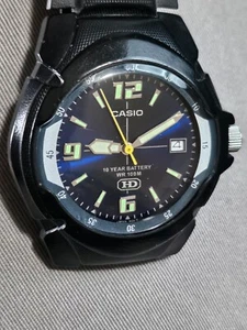 Herrenuhr Casio 41mm schwarz 2719 MW-600 blaues Zifferblatt mit Datum - Bild 1 von 5