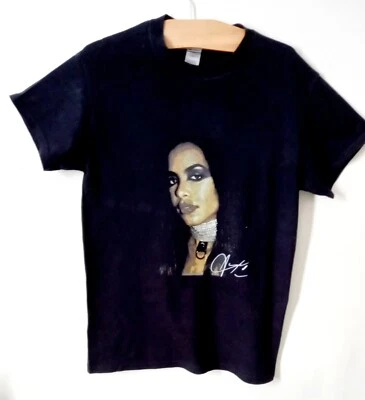 Camiseta Aaliya Foto 1 de 4