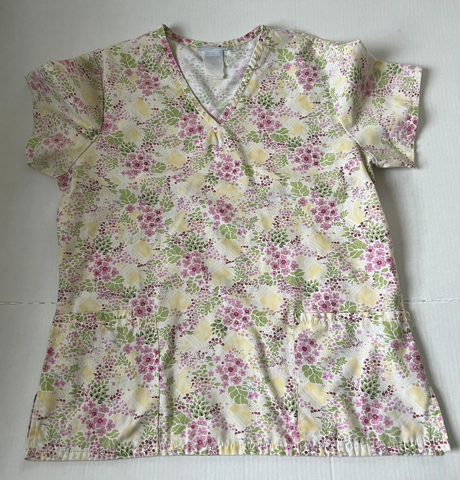 S B SCUBS FLOWERY PATTERN PRE OWNED SZ MEDIUM SCRUBS Nurse scrubs  - Image 1 of 4