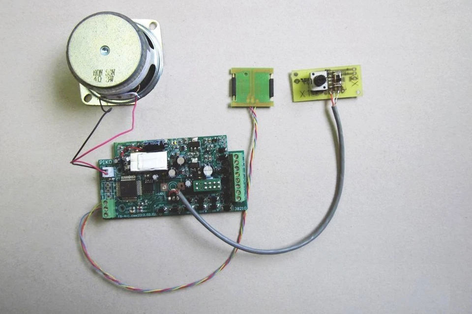 Piko 36221 Analog American Steam Sound Kit - Image 1 of 1