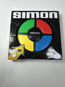 Hasbro E93835L0 Simon elektronisches Handheld-Spiel - Bild 1 von 5
