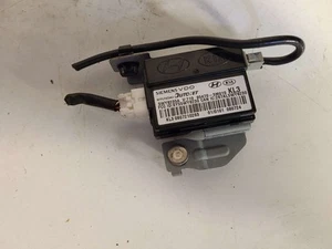 2009 - 2014 HYUNDAI GENESIS KEYLESS ENTRY RECEIVER CONTROL MODULE 954703M010 OEM - Picture 1 of 2