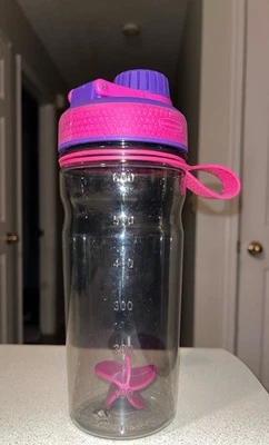 Garrafa Shaker Rubbermaid 20 oz. Bola rosa roxa laço dedo tampa parafuso - Imagem 1 de 2