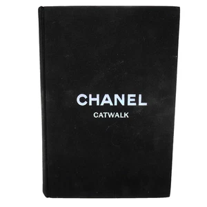 Chanel Catwalk The Complete Collections Hardcover Book Misprint - Foto 1 di 14