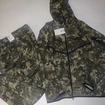 Nike Sportswear Tech Fleece Camo Full-Zip hoodie & Joggers set HV5055 Men’s Sz L - Image 1 of 4