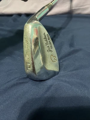 Cuña de lanzamiento MacGregor Jack Nicklaus Golden Bear PW eje de acero regular 35,5" Foto 1 de 4