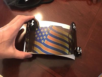 Casco de fútbol americano Under Armour visera protector ocular bandera de EE. UU. ESPEJO AZUL Foto 1 de 4