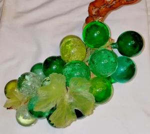 Mid Century Vintage Lucite Acrylic Grape Cluster on  Driftwood Green Pearlescent - Picture 1 of 7