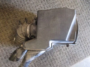 USED OEM 2012-2014 Ford Focus Air Cleaner Assembly W/intake tube & duct - Bild 1 von 3