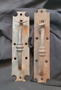 Pair of Cast Iron Matching Door Pulls with Thumb Latches 7 1/2" T GS00525 - Picture 1 of 5