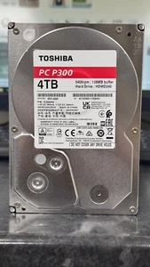 Toshiba P300 4TB HDD Hard Drive HDWD240UZSVA, 3.5", SATA III - Afbeelding 1 van 1