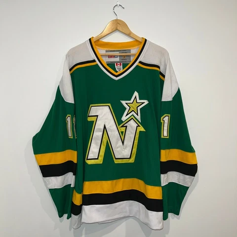 CCM Minnesota NorthStars #11 Mike Gartner Vintage 1980s Stitched NHL Jersey 50 Cover