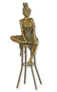 Figura De Bronce Mujer Sensual Sentada En Taburete H 27,8 Cm Escultura De Bronce - Imagen 1 de 3