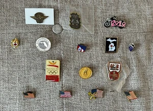 (LOTTO di 15) Cravatta Spille Bavero Tac da Collezione (Olimpiadi, Coca-Cola, Harley, Bandiere) - Foto 1 di 5