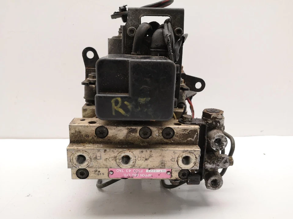 MODULADOR DE BOMBA ABS MAZDA RX7 MK2 1992 - 2002 70061 F100437A0 Foto 1 de 4