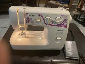 BROTHER PROJECT RUNWAY LIMITED ED. SEWING MACHINE LS2300PRW, EXC. TESTED WORKING - Picture 1 of 6