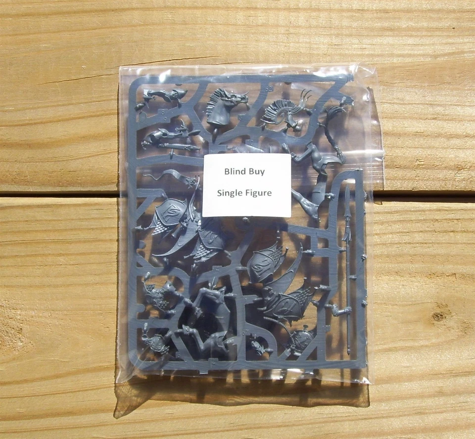 W:AOS Lumineth Realm-Lords _Vanari Dawnrider w/ Lance Blind Buy Single Figure - Image 1 of 1