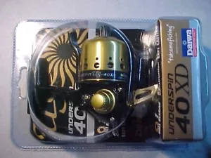 NUOVO Mulinello Spincast Daiwa Underspin 40 XD Trigger Ultra Leggero in confezione per asta - Foto 1 di 3